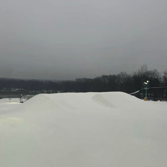 SkiPineKnob's tweet photo. TIMBO NOW OPEN AT PINE KNOB
The Timberline Terrain Park is Open and the Rope is running. A modest open with a couple of jumps, but a ton of snow. More features will be added soon, you know the Pine Knob Park Crew, it will grow quickly.
#PineKnobPark #SkiPineKnob #Timbo #PKDoesIt https://t.co/TuSALHzpLc
