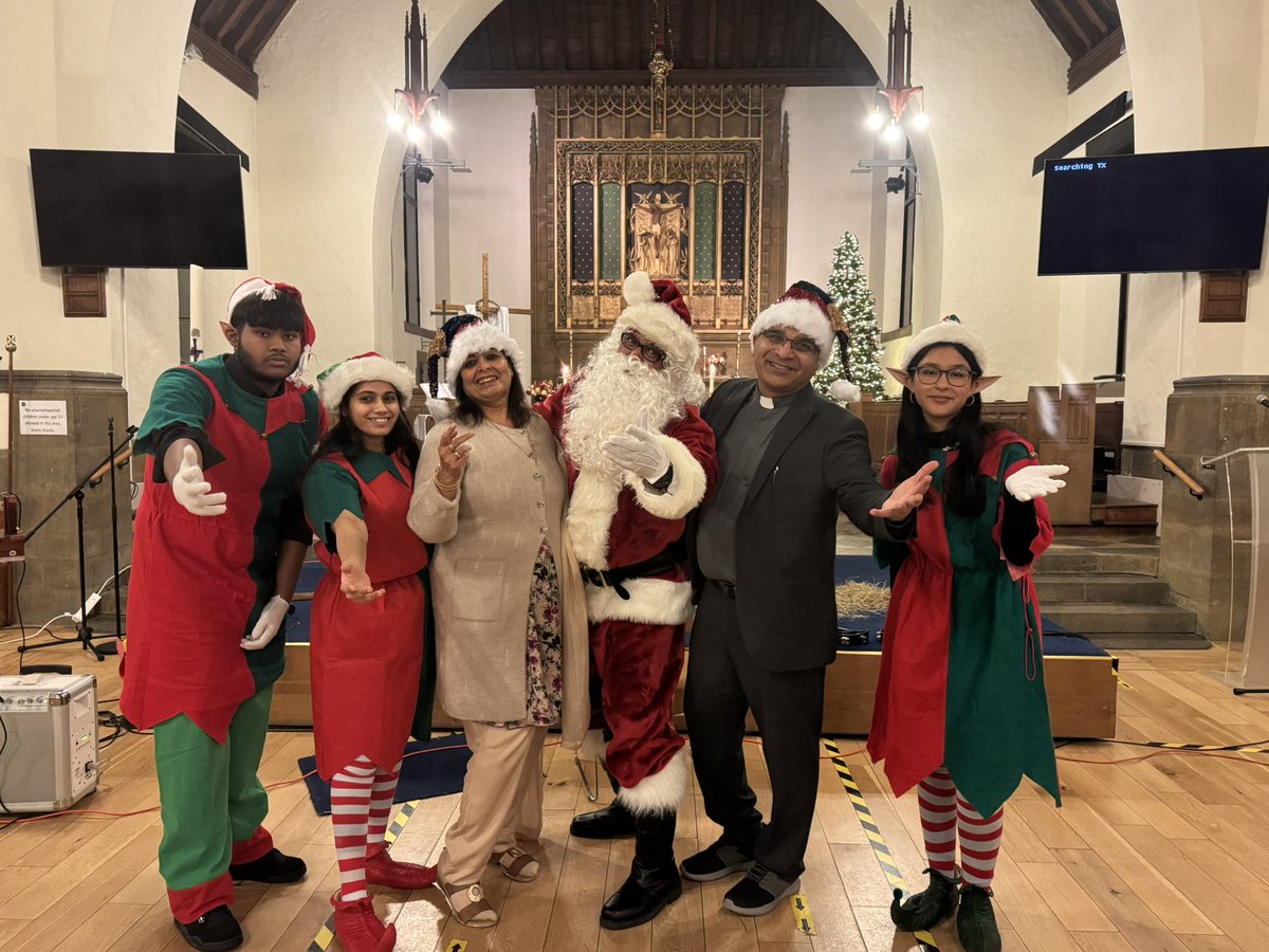 ChurchGolders's tweet photo. We had a really lively, lovely  and well attended Christmas Carol Serice yesterday afternoon  at Golders Green Parish Church, put on by our Asian congregation. Thank you to all those who made it so successful. https://t.co/4idW8InYpv