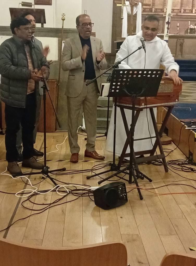 ChurchGolders's tweet photo. We had a really lively, lovely  and well attended Christmas Carol Serice yesterday afternoon  at Golders Green Parish Church, put on by our Asian congregation. Thank you to all those who made it so successful. https://t.co/4idW8InYpv