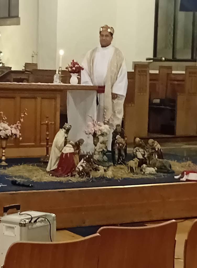 ChurchGolders's tweet photo. We had a really lively, lovely  and well attended Christmas Carol Serice yesterday afternoon  at Golders Green Parish Church, put on by our Asian congregation. Thank you to all those who made it so successful. https://t.co/4idW8InYpv