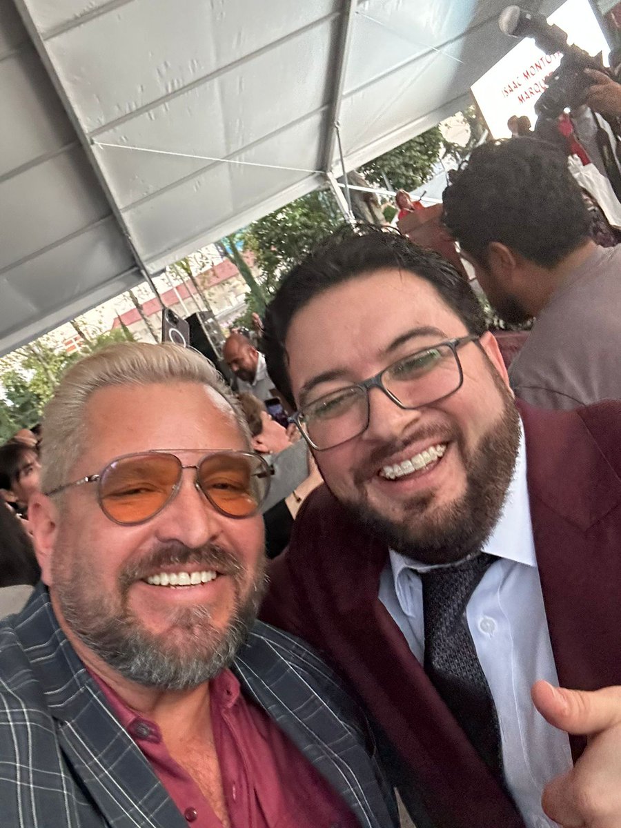 David Sánchez Guevara, con la gobernadora <a href="/delfinagomeza/">Delfina Gómez A.</a>, en la toma de protesta de <a href="/isaacsolar/">Isaac Montoya</a>, como presidente municipal de Naucalpan. Sánchez Guevara, reiteró su respaldo total al proyecto de Isaac Montoya Márquez / #Naucalpan <a href="/DavidSanchezG/">David Sánchez G.</a> <a href="/horacioduarteo/">Horacio Duarte Olivares</a>