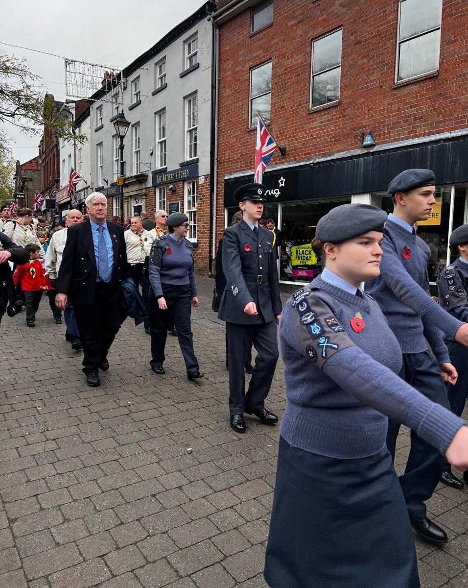 Elliot Knight tweet media