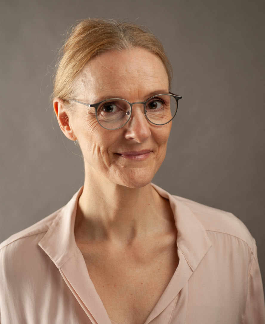Um Herausforderungen im Gesundheitswesen zu begegnen, ist Lernen von-, mit- und übereinander zentral. Am 360° Winterthur Symposium <a href="/ZHAW/">ZHAW</a> präsentierte Dr. Irène Ris das Thema «Interprofessionelle Immersion – Ein gemeinsames Lehr-Lernformat für Studierende der Medizin und Pflege».