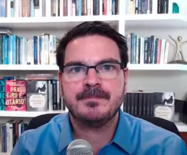 Quantos boletos hospitalares o Constantino consegue pagar nos EUA até vir se tratar no Brasil?