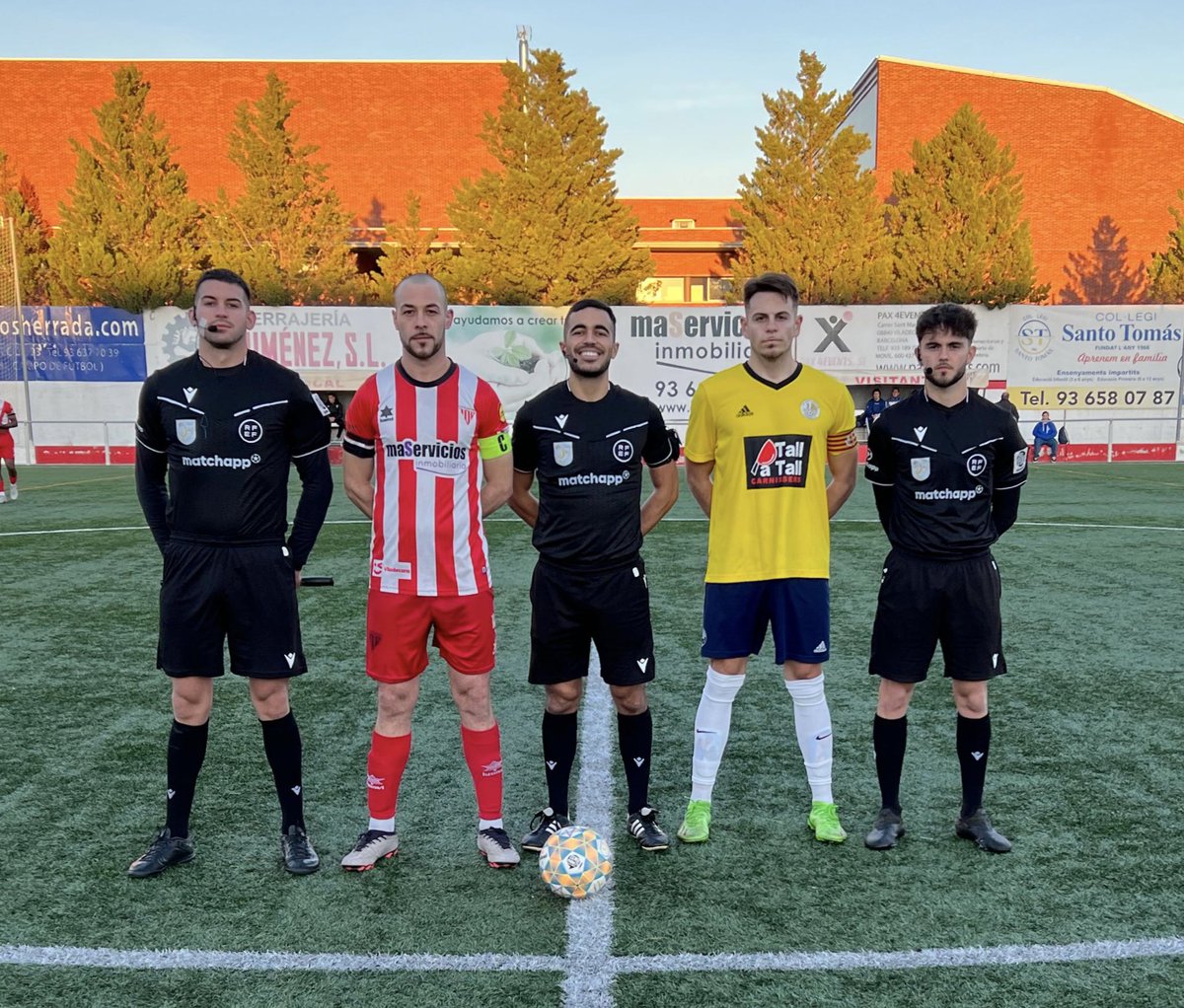 ⚽️ ¡DESCANSO! 

🔛 <a href="/UD_Viladecans/">UD Viladecans</a> 1-1 #PrimerEquipo 

🎯 ¡Gol de <a href="/AlejandroAD_01/">Alejandro Avilés🦁</a>! 

#1cat3 #ViladecansSani
#YoSoyDelSani 💙