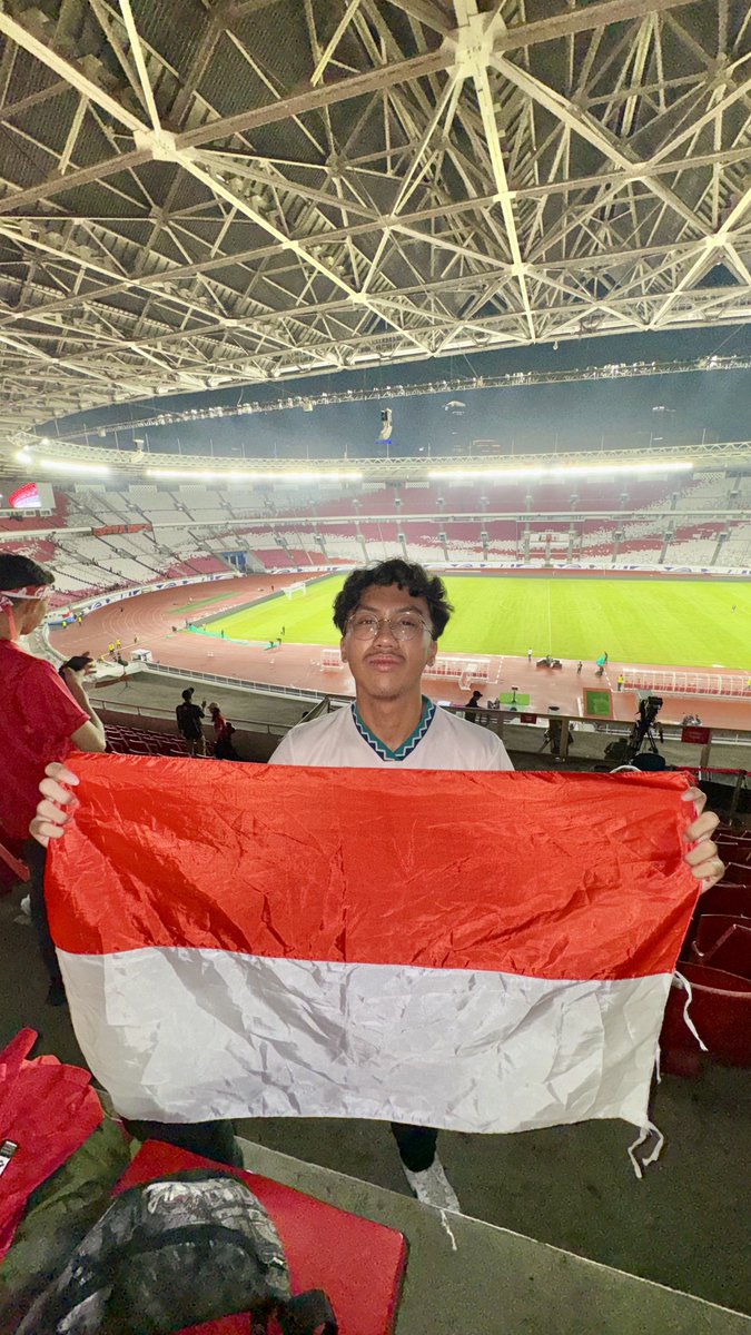 denanakbaikk's tweet image. walaupun #TimnasIndonesia kalah lawan Vietnam di #ASEANCup2024 gw tetep bangga sama timnas kita apalagi kita pakai pemain u22, menang atau kalah gw tetap bangga. #proses