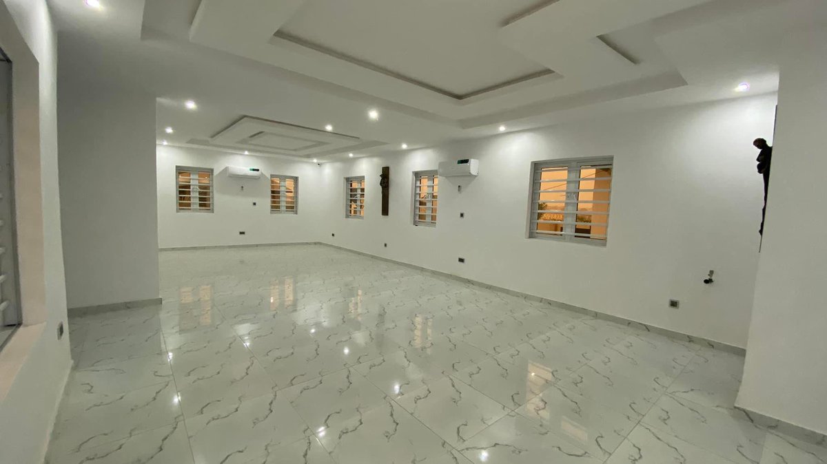 OloyeSomorin's tweet photo. My heart is pounding. My knees are weak. Wetin I do you? Na man dey do man 😢
Offered For Sale: Casa Ava, Elebu/Ibadan. https://t.co/x5ltInhoel