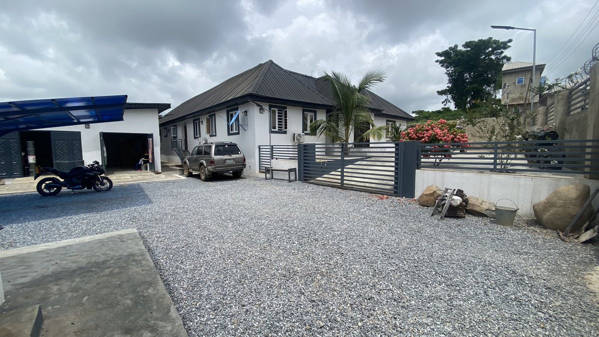 OloyeSomorin's tweet photo. My heart is pounding. My knees are weak. Wetin I do you? Na man dey do man 😢
Offered For Sale: Casa Ava, Elebu/Ibadan. https://t.co/x5ltInhoel