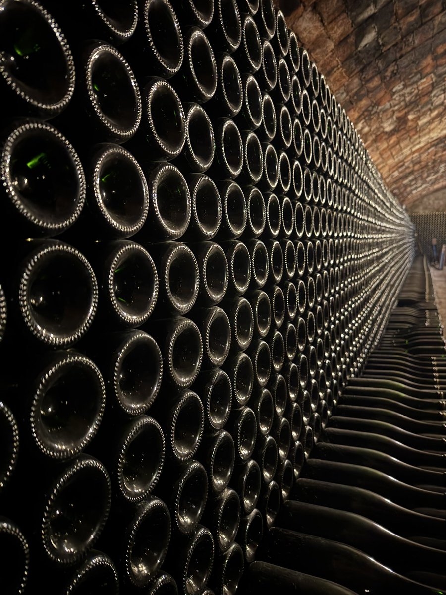 Norman López (@lopeznorman44) on Twitter photo Avui a <a href="/Artium1908/">Caves Artium</a> hem fet un tast de vins i caves de la <a href="/dopladebages/">DO Pla de Bages</a> espectacular!
Els millors vins i caves del món! Avui a <a href="/Artium1908/">Caves Artium</a> hem fet un tast de vins i caves de la <a href="/dopladebages/">DO Pla de Bages</a> espectacular!
Els millors vins i caves del món!