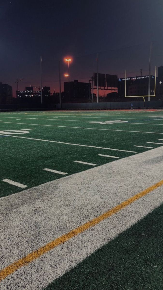 thaliatruther's tweet photo. fourth down ⋆｡°✩ a percabeth smau

if u saw the original post no the fuck u didnt i actually needed annabeth to not know very much about football https://t.co/C1sIX76enh