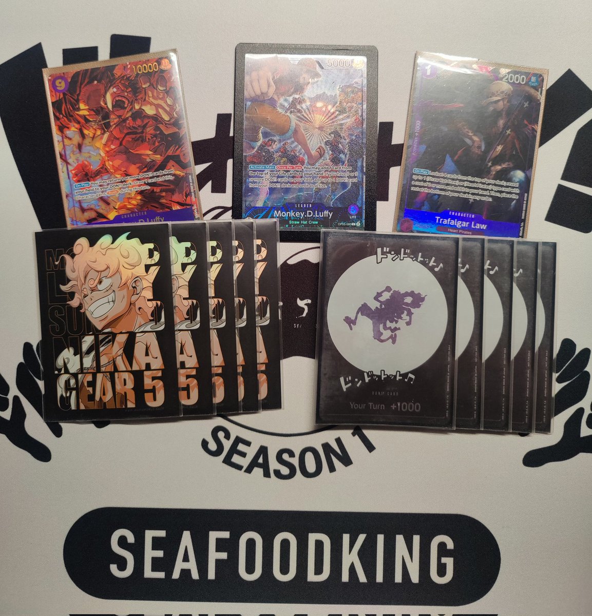 Display Tournament@Marios Gamesworld!

1st Place

R1: Hody Jones ✅W 2nd
R2: B Doffy ✅ W 1st
R3: Pluffy ✅W 1st 
R4: B Doffy ✅ W 2nd 

The deck feels crazy good, only struggle is teach, but i think we can manage 🤝🏼.