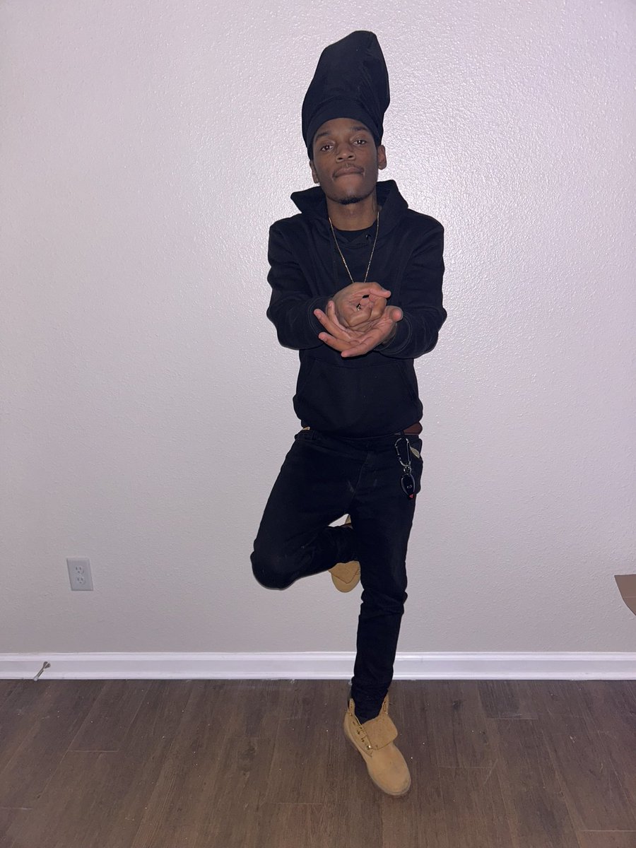 holland616's tweet photo. He know I fuck his bm now he sick with it https://t.co/5khlTMUUTv