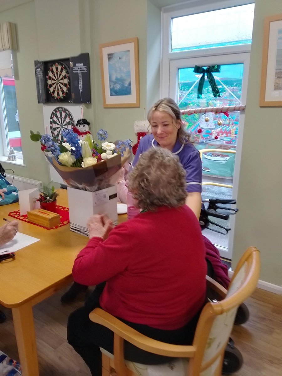everydaycareuk's tweet photo. Today we said Happy Birthday to Marina 🎁

Marina visits Cedar Grove and was surprised with a bouquet of flowers from the team 💐

Happy Birthday Marina we hope you have a wonderful day 💜

#Celebrate #NorthTyneside #Birthday https://t.co/lZVyGF3W4C