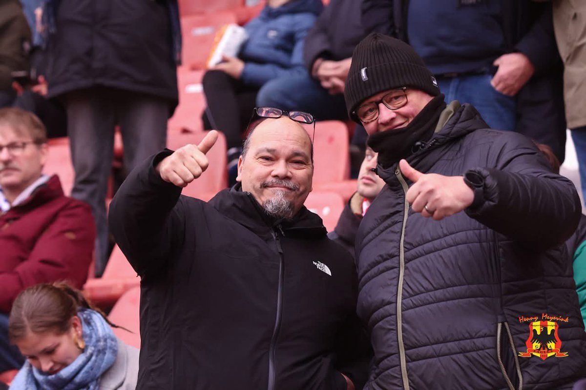 Wat een wedstrijd zeg, als die koekenbakker geen rood had getrokken, dan hadden we waarschijnlijk weer met 5-0 gewonnen. #kowetkijken #utrGAE