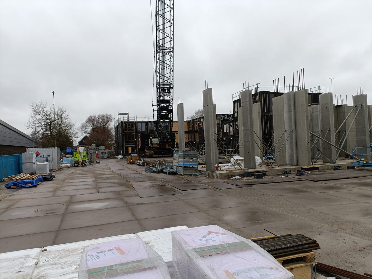 Zaanstad:

Bouw Slachthuisstraat gaat door.

Wethouder Wessel Breunesse ‘Dit is echt een voorbeeldproject: een pronkstuk voor de Boerejonkerbuurt.
👇
rtvzaanstreek.nl/regio-nieuws

📷RTV Zaanstreek