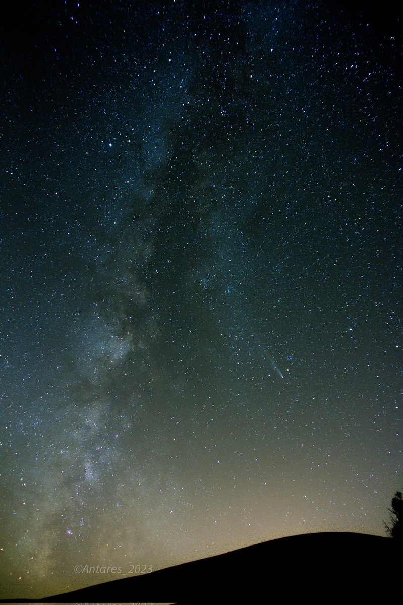 Antares_Neo's tweet photo. Once upon a time... Far far away 🥲 #comet #TsuchinshanATLAS #milkway https://t.co/JkmWMsZGJG