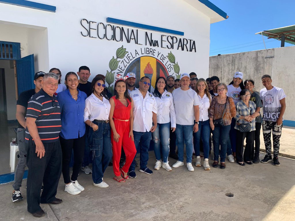 DipRonderos's tweet photo. ¡Juramentación del Comité Ejecutivo Municipal de Maneiro! 🏳️

En @advenezuelaa estamos fortaleciendo nuestra maquinaria, prestos desde ya para los retos que nos depara el 2025. 🇻🇪

Desde @adnvaesparta_ve decimos, firme y claro, #WeWillComeBack 💪 https://t.co/gcUS9Oxiuo