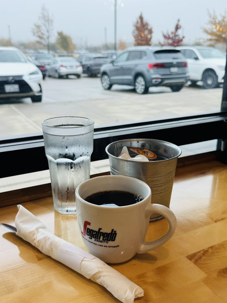 binduamadhav's tweet photo. One thing leads to another .
#sunday
#fogjacket
#CoffeeLovers https://t.co/LT578KGK3A