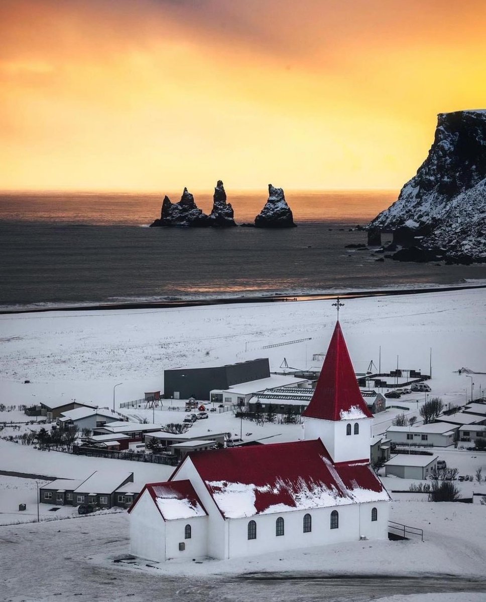 ScandinavianAE's tweet photo. Vík í Mýrdal, Iceland 🇮🇸 https://t.co/AzqKzGm87U