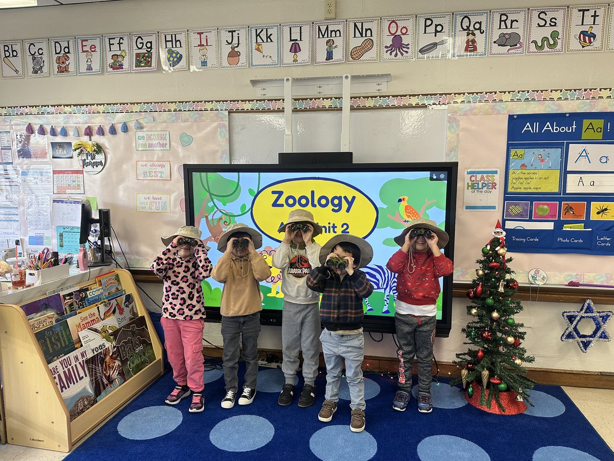welker_cynthia's tweet photo. Ms. Thompson’s students became zoologists at the culmination of their zoology ARC unit. They were so excited to go searching for all of the animals that they learned about. https://t.co/Cn1sXqL8Xh