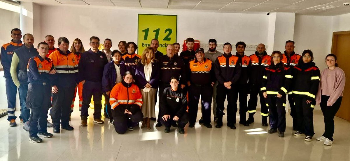 ProtCivilRonda's tweet photo. 🔸En el día de ayer, efectivos de esta formación, se trasladaron hacia #Malaga para realizar las practicas formativas del “Nivel 1 en Protección Civil”.
Enhorabuena, a seguir trabajando!! 💪🏼🧡 #ProtecciónCivil #formacion #112emergencias #PrimerosAuxilios #prevencion https://t.co/OHKc0dn93B