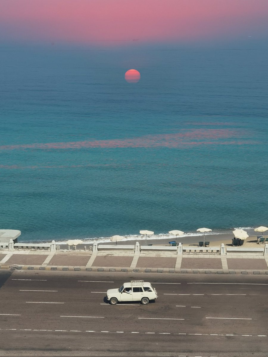 OMARELTAHAN_70's tweet photo. اسكندرية https://t.co/kMxAM9q7rL