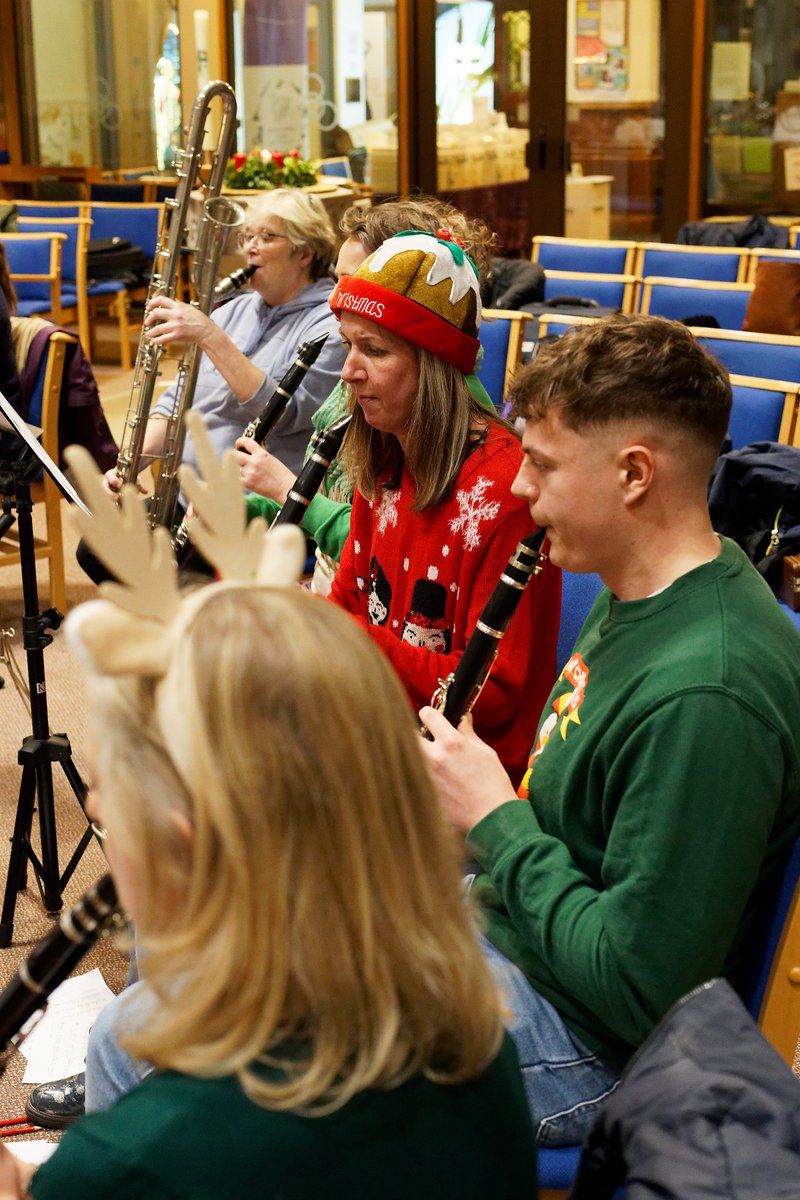 SheffClariEns's tweet photo. One week on, we'd like to say a huge THANK YOU to everyone who came along to our Community Christmas Play Day☃️We really enjoyed playing with faces new and old. Thank you to the committee, to Lynne and Tom for their wonderful stalls, and to conductor David

📸: Ralph Moorhouse https://t.co/6eVPznLalT