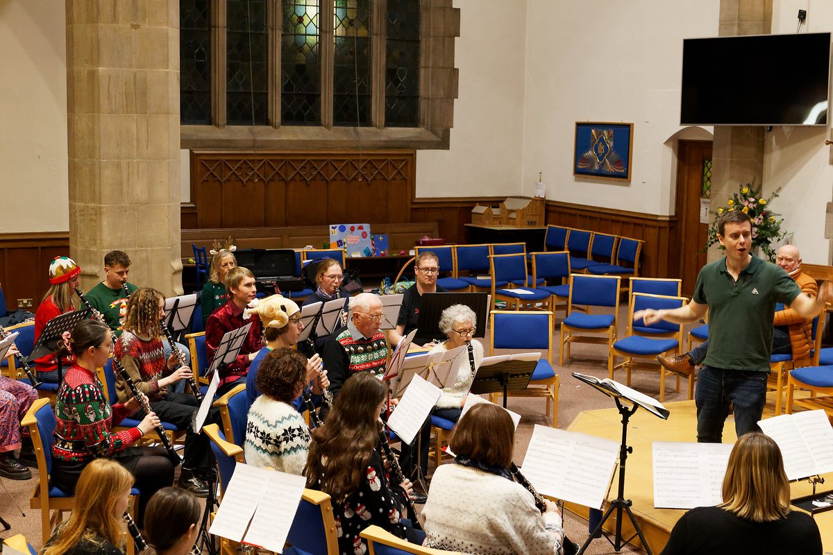 SheffClariEns's tweet photo. One week on, we'd like to say a huge THANK YOU to everyone who came along to our Community Christmas Play Day☃️We really enjoyed playing with faces new and old. Thank you to the committee, to Lynne and Tom for their wonderful stalls, and to conductor David

📸: Ralph Moorhouse https://t.co/6eVPznLalT