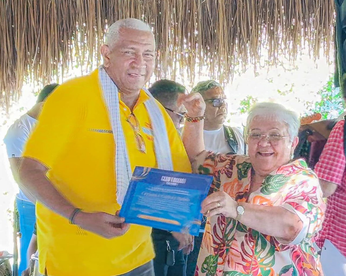 Imeldadaza's tweet photo. Acompañé la fiesta anual del Club de periodistas Bololó en Valledupar. Varios de ellos recibieron reconocimientos del gremio. @Carloscadena64 recibe la mención de reconocimiento como el Periodista del Año 2024👏 https://t.co/VLlYWjReJu