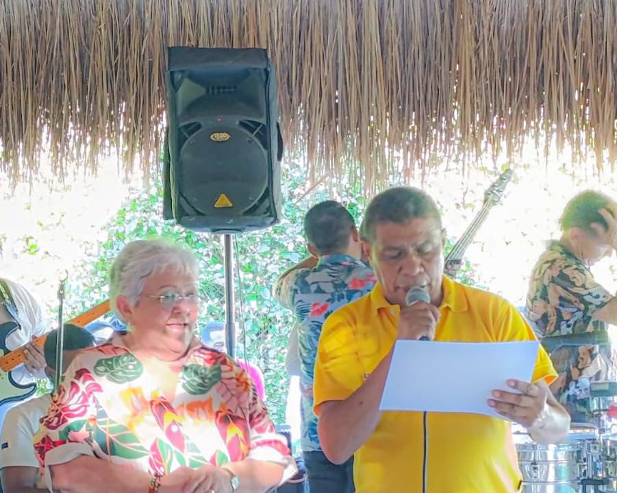 Imeldadaza's tweet photo. Acompañé la fiesta anual del Club de periodistas Bololó en Valledupar. Varios de ellos recibieron reconocimientos del gremio. @Carloscadena64 recibe la mención de reconocimiento como el Periodista del Año 2024👏 https://t.co/VLlYWjReJu