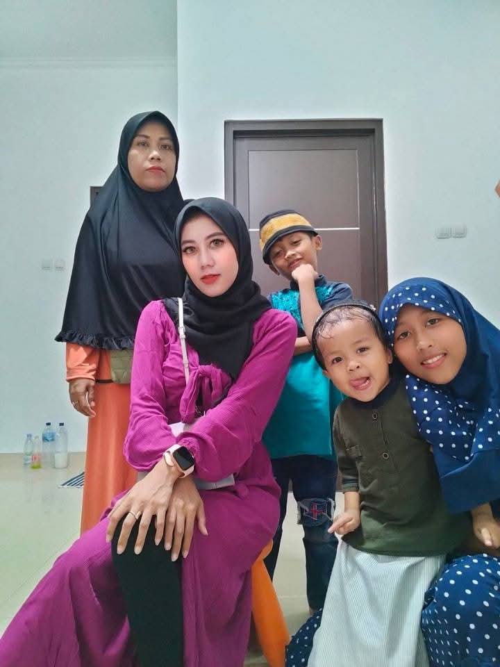 Novisaputri0's tweet photo. Assalamualaikum https://t.co/2i86ZRSoU4