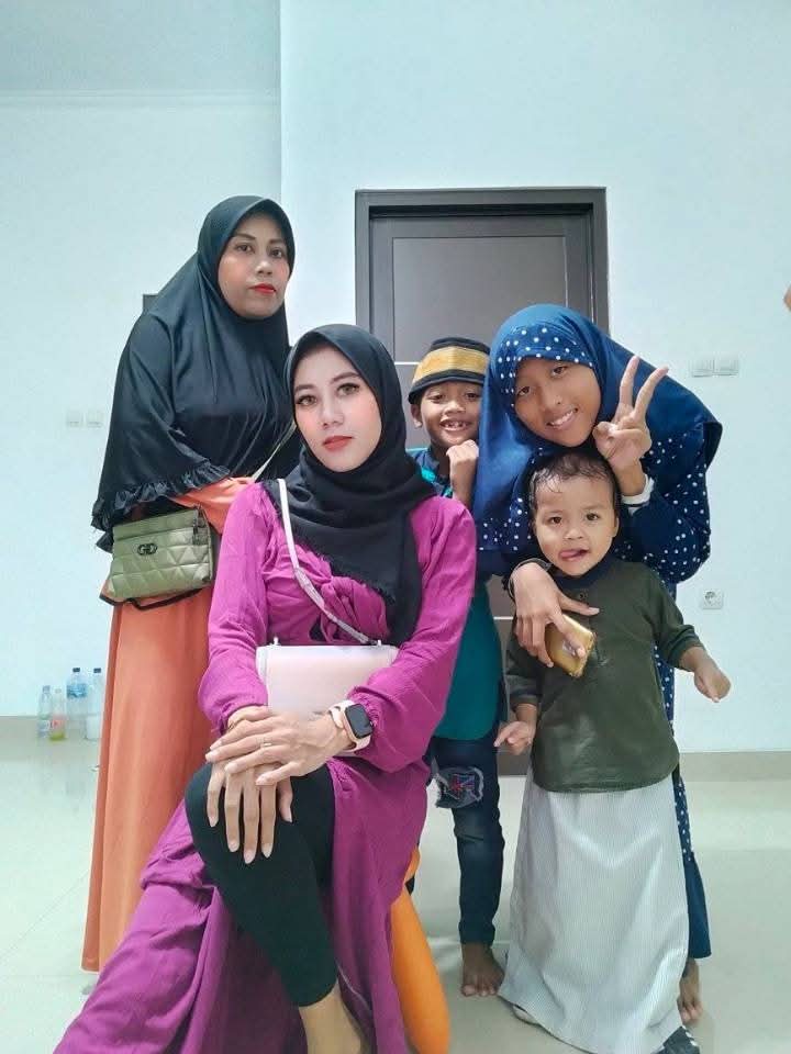 Novisaputri0's tweet photo. Assalamualaikum https://t.co/2i86ZRSoU4