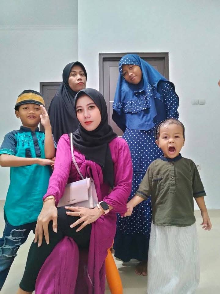 Novisaputri0's tweet photo. Assalamualaikum https://t.co/2i86ZRSoU4