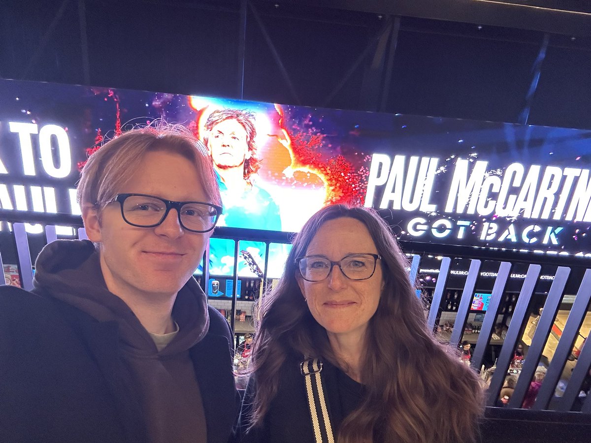 AHWaterman's tweet photo. So lucky to get to see the #gotback2024 concert. It was as brilliant as you’d expect. @PaulMcCartney is a genius, his band are awesome, and the staging is fantastic. https://t.co/fezmRvVuZS