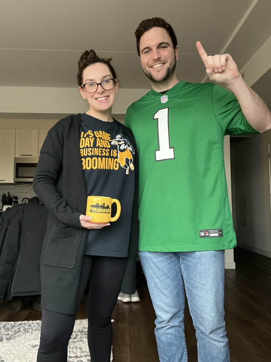 haleyplatt27's tweet photo. A house divided (really by thirds though because I’m a Giants fan every other day of the year) https://t.co/q2g4sRjJSi
