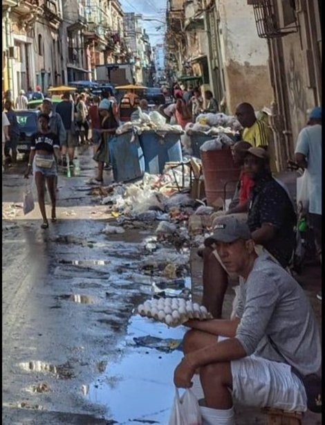 brujo_no's tweet photo. NO ES GAZA. NO ES ALEMANIA AL FIN DE LA GUERRA MUNDIAL. NO ES SIRIA. NO ES UCRANIA. EEEEES CUBA COMUNISTA 2024 Y SU SOCIALISMO DE BURROS AMANSADOS
#Cuba #CubaVive #FidelCastro #Venezuela #Fidel #Revolucion #FidelPorSiempre @centrofidel #FidelVive #PatriaOMuerte #CubaNoEstáSola https://t.co/NLqk4NQKqf