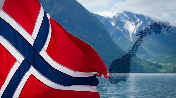 Norveç Varlık Fonu'nun büyüklüğü 1,7 trilyon Euro'ya ulaştı.

Her bir Norveçliye yaklaşık 300.000 Euro ayrılmış durumda.