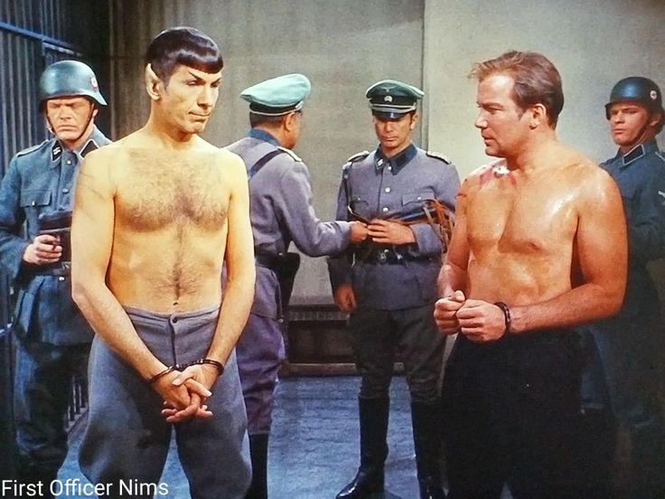 chhharl's tweet photo. my 6 year old saw this picture and said "uhhhh...is it okay that two boys see two boobies at the same time? 🤔" https://t.co/B7dCnhWPF0