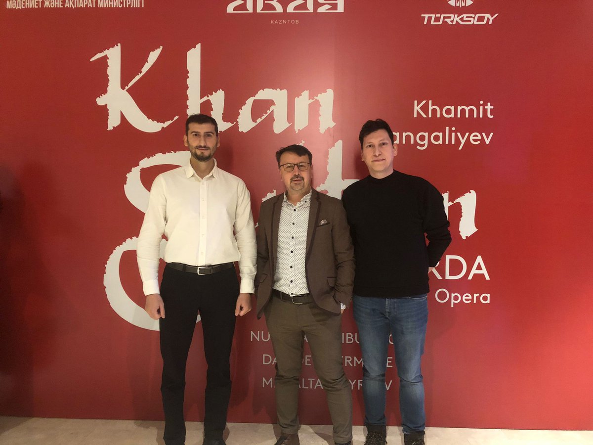 Ates06S's tweet photo. Değerli hocam Prof. Dr. İlyas Kemaloğlu'nun @ilyaskemaloglu Tarih danışmanlığını yaptığı, Han Sultan. Altın Orda operasından güzel bir anı... @efeclha https://t.co/XYHNbXR0WU