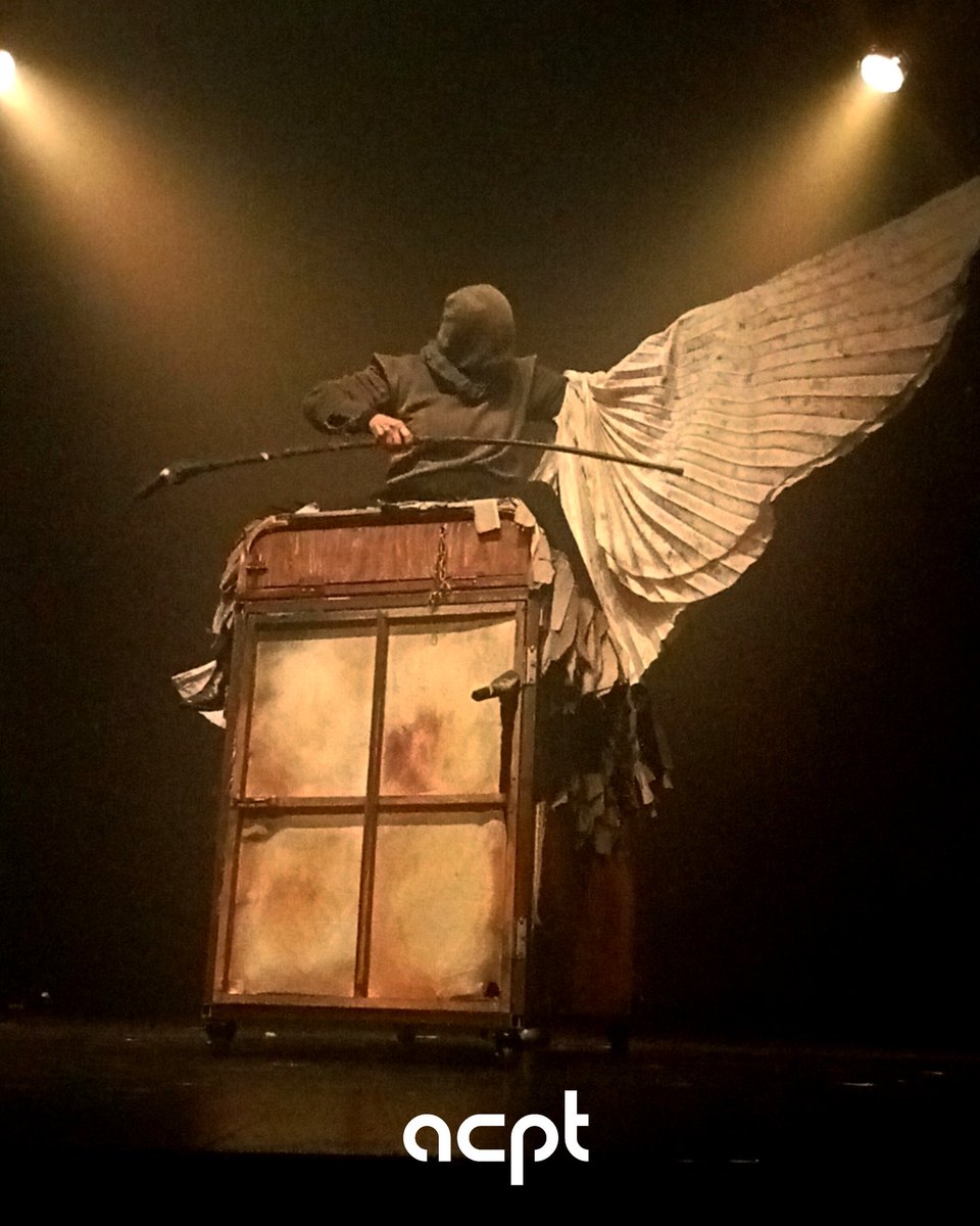 #ACPT presente en ABRAZO de Fernando Reyes, dirección Cristian David con Lucina Rojas en <a href="/LaCapillaTeatro/">Teatro La Capilla</a>

Un día un pájaro arrastrado por una tormenta se accidenta al impactar contra la casa abandonada.

#PRESENCIAACPT #PREMIOSACPT