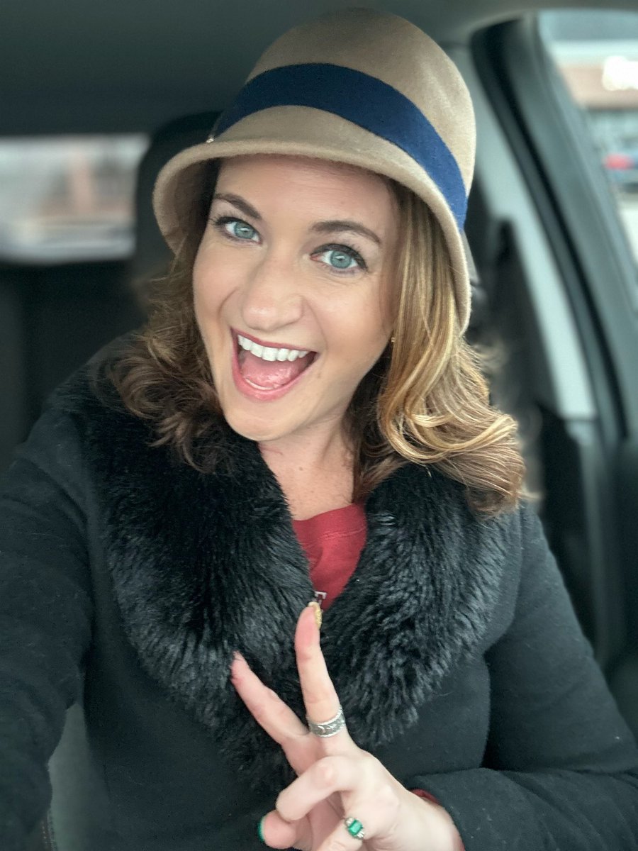 GarofaloWX's tweet photo. 🌙December 15🌙
I am grateful today that over the years I've embraced being true to myself and have fully allowed myself to be a unique old soul and share my passion for fashion from the 1920s to the 2020s 👠👗
Grandma Garofalo would be proud 🥹
#25daysofgratitude https://t.co/1k1RVanQrg