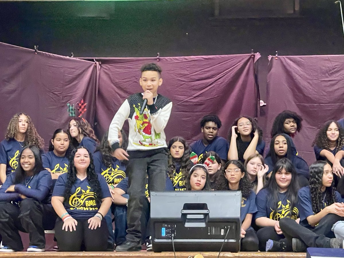 drnathanwebb_'s tweet photo. BMS Holiday Show - December 5, 2024
@belleville_ps @BellevillePS_BA @Dr_DEliaHR @JoeLepo https://t.co/I7lXhsdeam