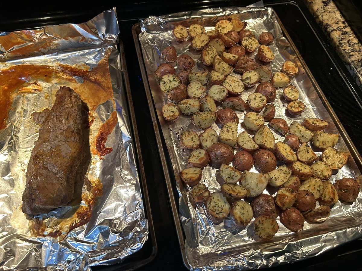 JreSeawolf's tweet photo. And now some food therapy. 😋

#CookingWithJRE https://t.co/4njhp3AvfI