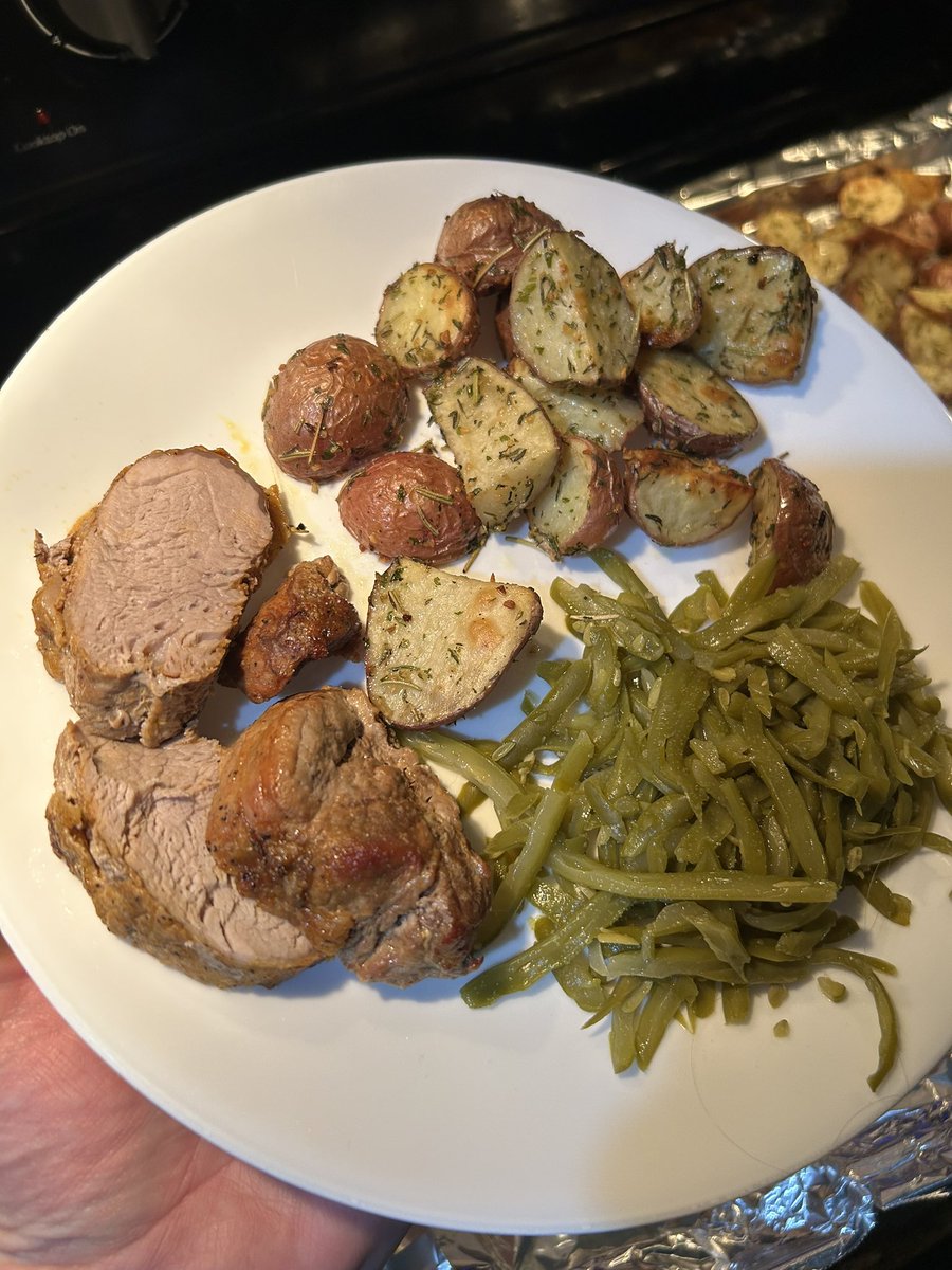 JreSeawolf's tweet photo. And now some food therapy. 😋

#CookingWithJRE https://t.co/4njhp3AvfI