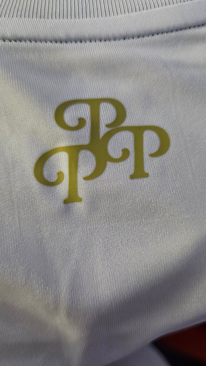 HugoCa_11's tweet photo. Ya me llegó la nueva de @PIO_FC, por mucho la mas bonita de las 4 que han usado!
Mención especial a la tienda de la @KingsLeague que no tardó nada en enviarla!

#PPP #PuroPinchePio #KingsLeague https://t.co/XmeOZhkWTv