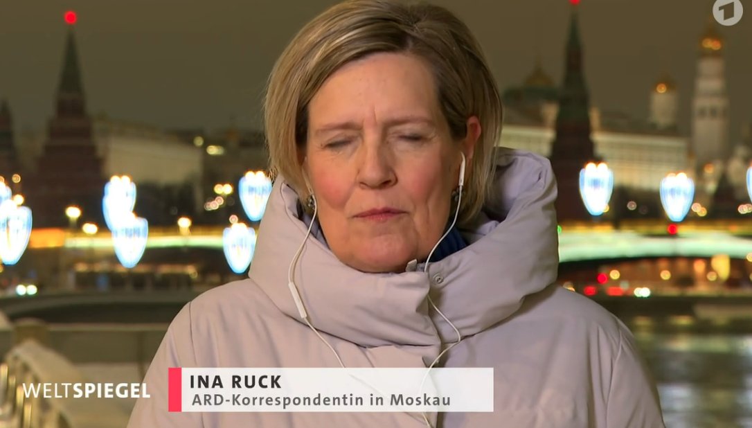 RobertJLorenz's tweet photo. @FabioDeMasi Ihr müßt mehr #Weltspiegel und mehr #Tagesthemen schauen ! #InaRuck hat heute erklärt, dass Russland vollkommen zusammenbricht, Putin das gesamte Geld Russlands in den Krieg steckt und der Rubel nichts mehr wert ist !
#Alaaaaf #Kriegsjournalimus ! 🥳 https://t.co/mUcB0wKqdd