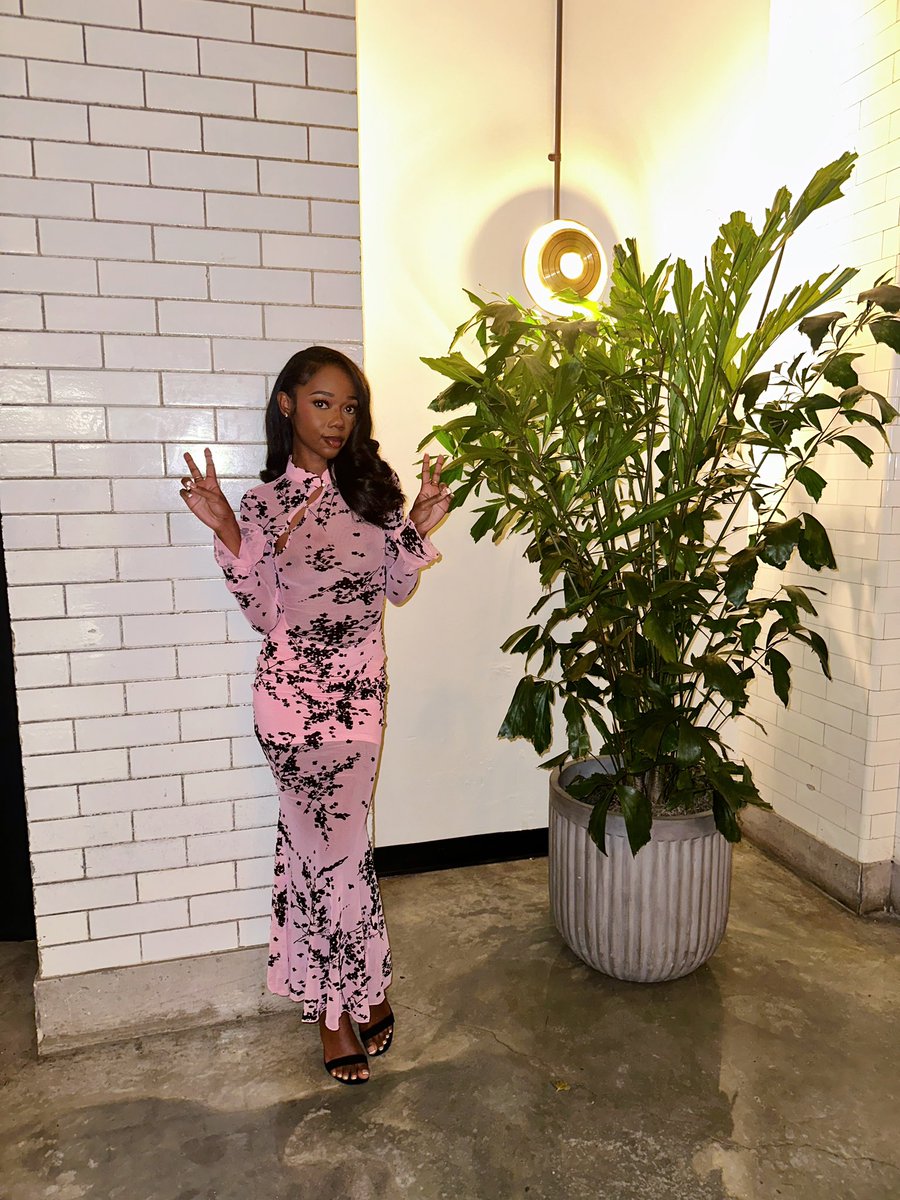 tatyanacherisse's tweet photo. happiness over everything 🌸 #magichour #MagicHourTour https://t.co/PmjGoxnSfh