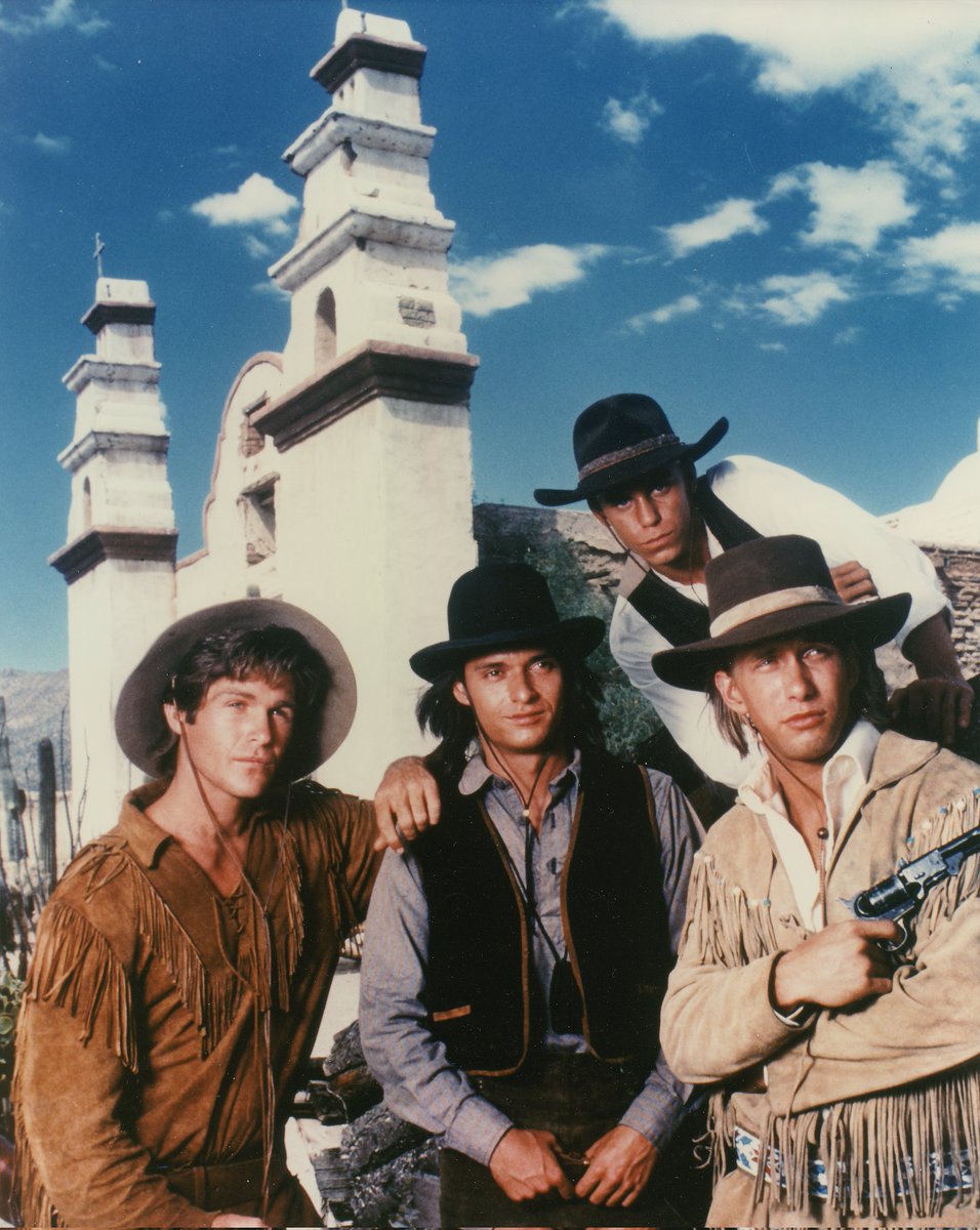 TheYoungRiders's tweet photo. #TYRXmasCountdown2024 #Dec15th 🤠🐎🎄🎁🎀 #TheYoungRiders #TyMiller #GreggRainwater #TravisFine #StephenBaldwin #TheKid #BuckCross #IkeMcSwain #WilliamFCody #TYRpublicityphoto (personal TYR collection) https://t.co/ZNK9rvvX5x