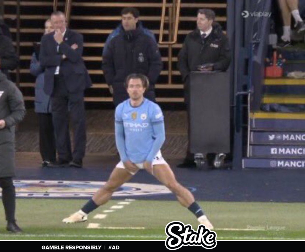 charliator's tweet photo. Same energy! #ManUtd #ManCity https://t.co/6tTfmQzGbG