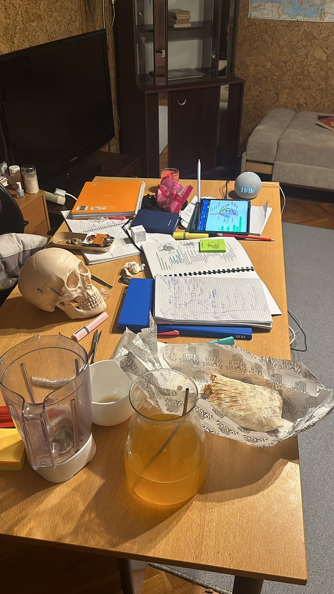 Aamish65's tweet photo. Take me back to the days of KNEE JOINT (HE STAINING) pls https://t.co/UZoHbsTNUh